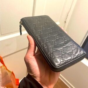 Gucci Guccissimi Authentic Black Leather wallet zip Monogram